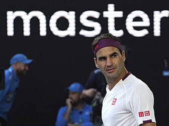 Federer made to sweat by Tenny...